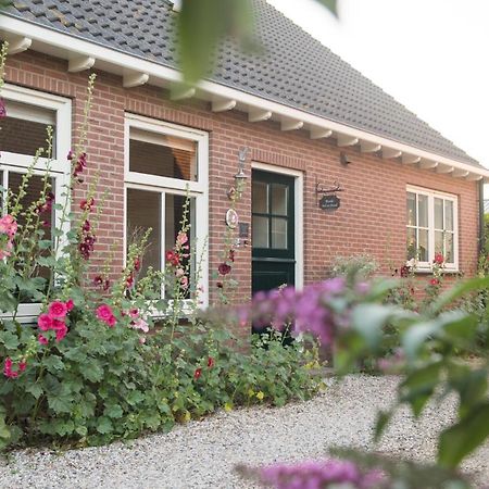 Bed and Breakfast Broeks' Bed En Brood Meerkerk Exterior foto